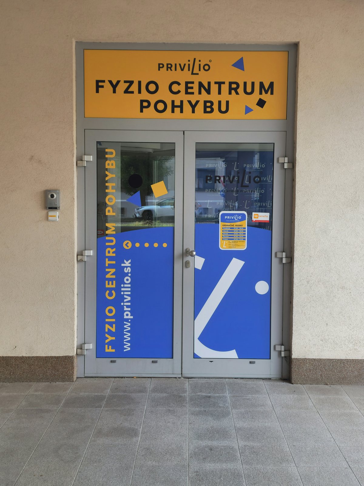 Vstup do fyzio centra Privilio na Letnej 42 v Košiciach